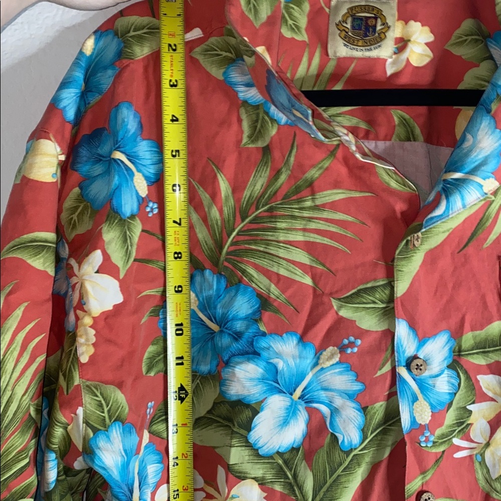 🎱Vintage West Indies men's short sleeve Hawaiian shirt in a silk blend fabric! - Picture 3 of 9